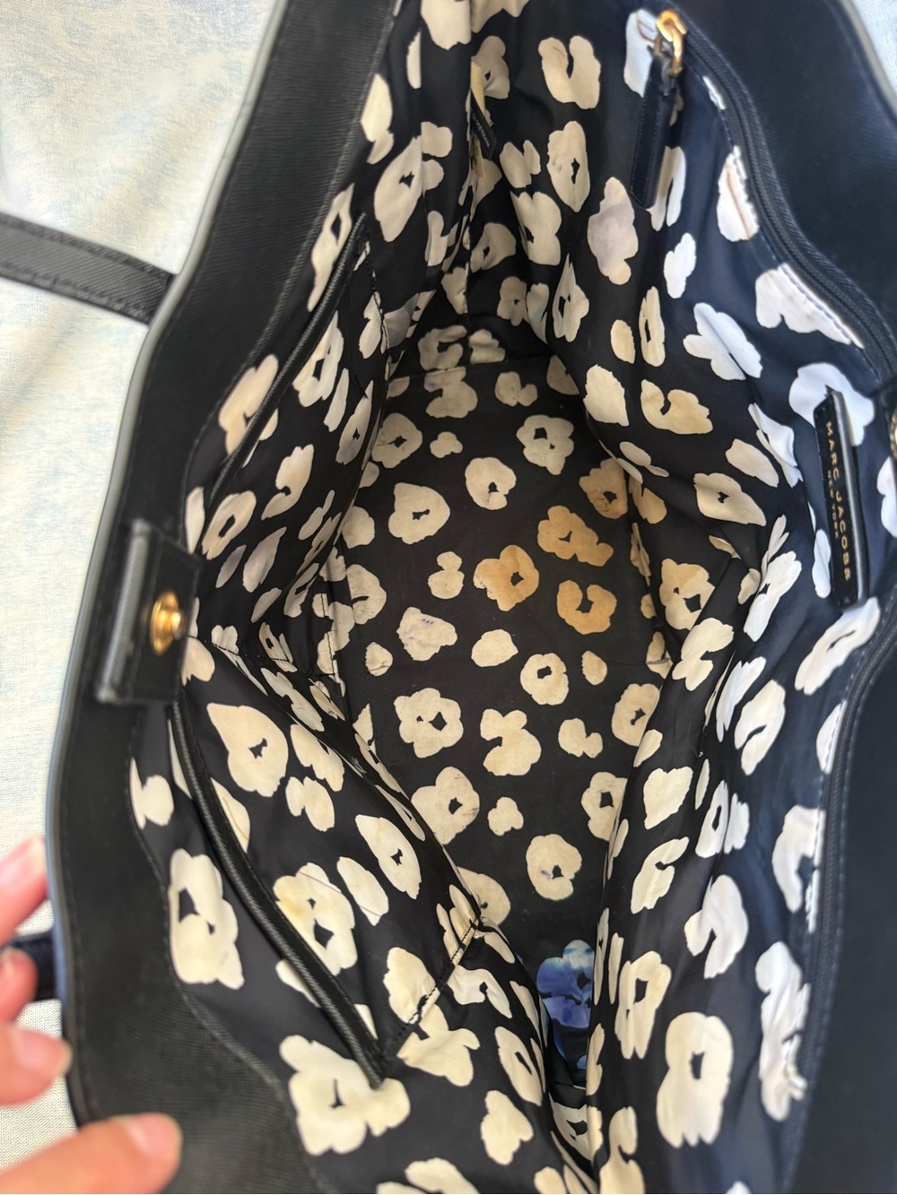 Marc Jacobs Black Leather Tote with Gold Tag - Picture 4 of 7